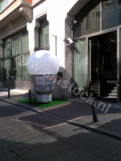 Nationale Postcode Loterij “Led Lamp”  pers presentatie Nieuwspoort -  inflatable reclame object