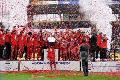 Huldiging FC Twente landskampioen - confetti kanon amstock confetti