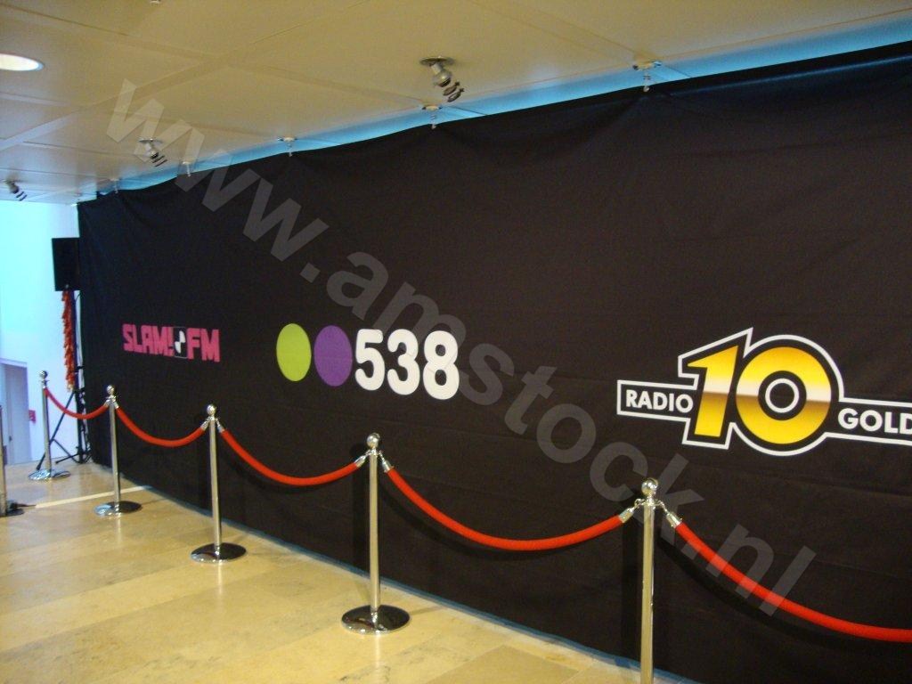 Feestelijke opening nieuwe pand 538, Slam!FM, Radio 10 gold - valdoek 538 spectaculaire onthulling